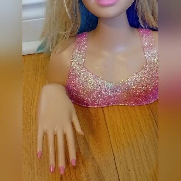 2016 Barbie Just Play Styling Head & Nails Pink/Blue/Purple Hair  & Glitter Top - Picture 8 of 11